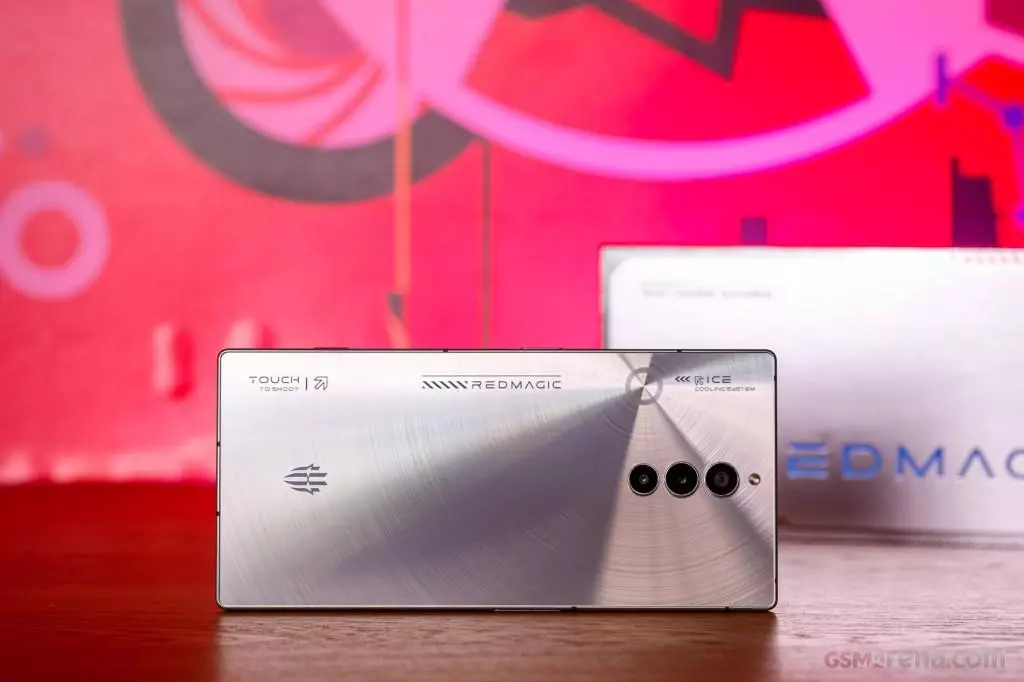 Обзор телефона ZTE nubia Red Magic 8S Pro и технические характеристики